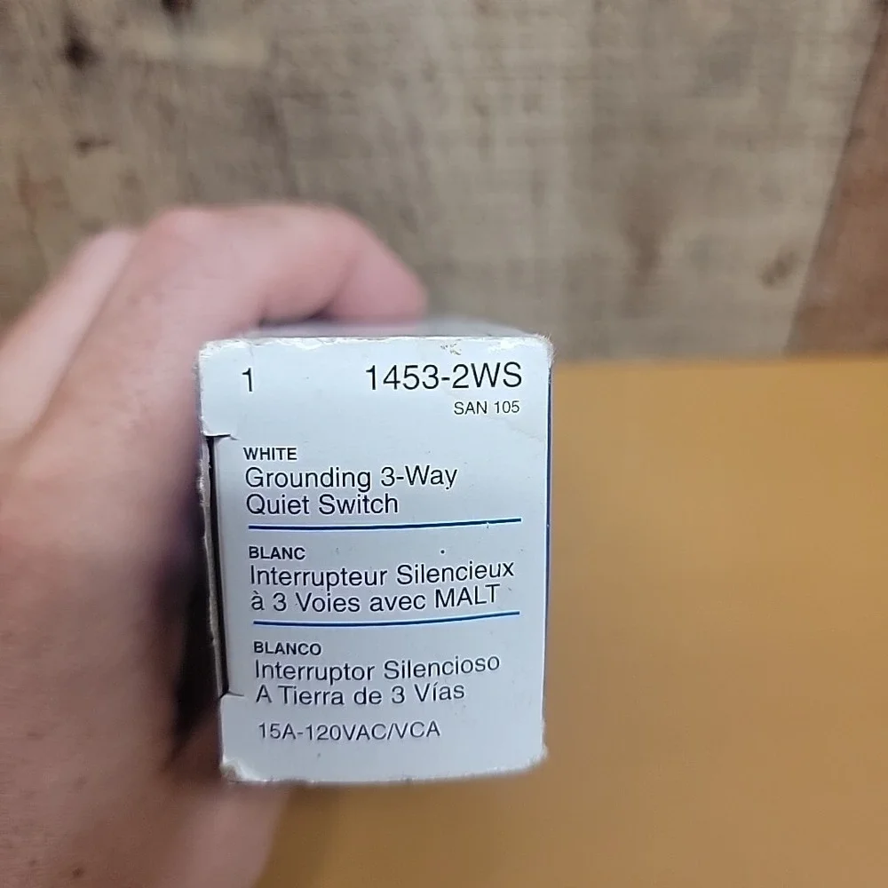 Leviton 3-Way Lighted Grounding Ac Quiet Toggle Switch (836-05503-LHI)